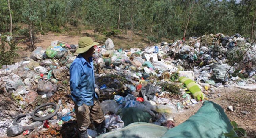 Thị xã Ninh Hòa đầy rác thải